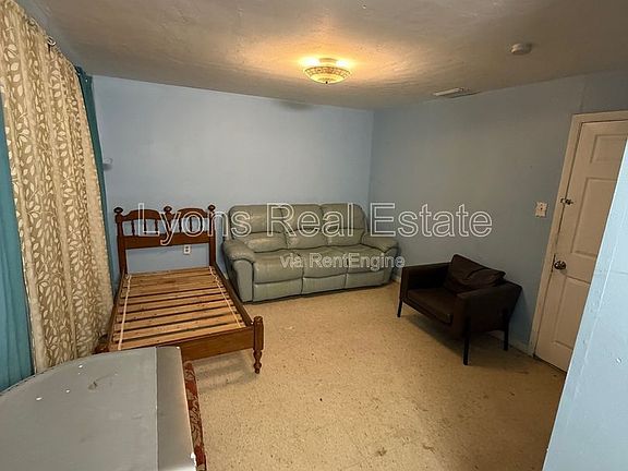 2nd image of 653 Howells Circle Dr #3