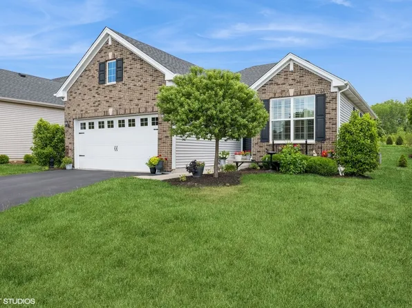 321 Mahogany Dr, Algonquin, IL 60102