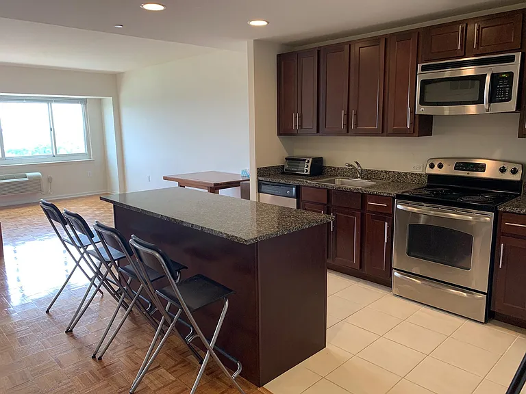 110 Somerset St #2104 — Photo 5