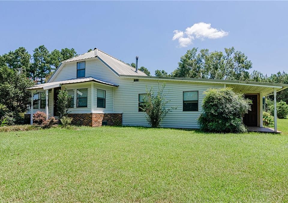 1st image of 32069 Strawberry Ln