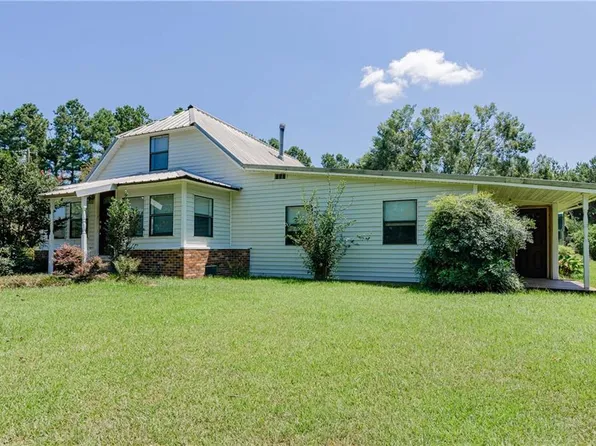 32069 Strawberry Ln, Hammond, LA 70403