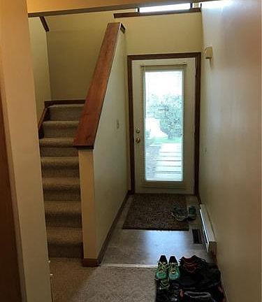 3rd image of 8263 Honeysuckle Dr