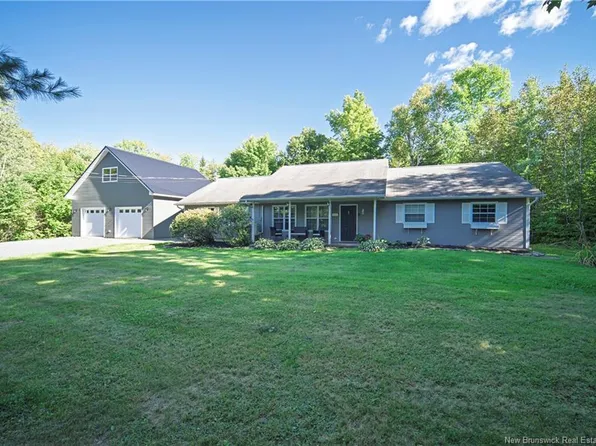 122 Fawn Cres, Hanwell, NB E3E 1B5