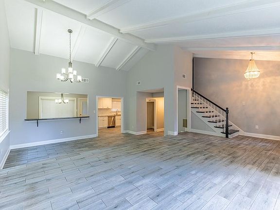 5th image of 400 Westmeade Dr