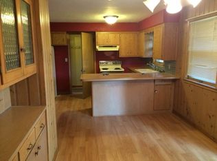 11621 Shady Oak Dr, Minnetonka, MN 55343