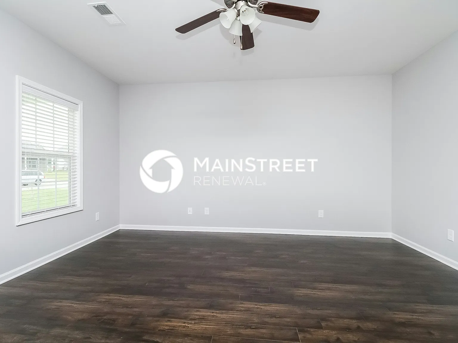705 Mitscher Dr — Photo 3