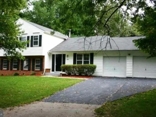 11100 Rutledge Dr, Gaithersburg, MD 20878