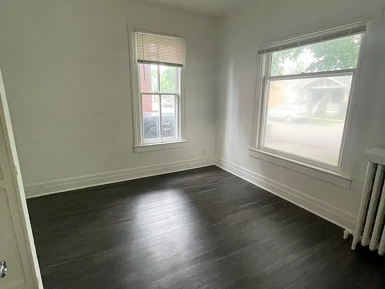 212 Ferris St — Photo 10