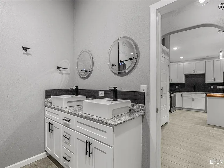2805 Avenue I — Photo 27