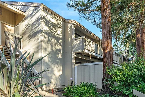 984 Kiely Blvd Photo 1