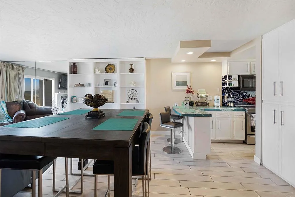 2 bed, 1222 sqft, $4,999 — Photo 3