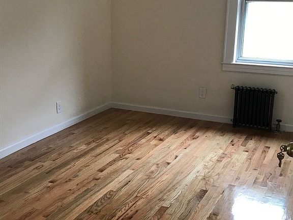 5th image of 7542 113th St