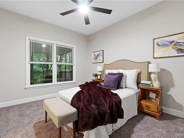 682 Montglade Ct — Photo 37