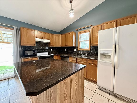 2nd image of 613 SW 61st St