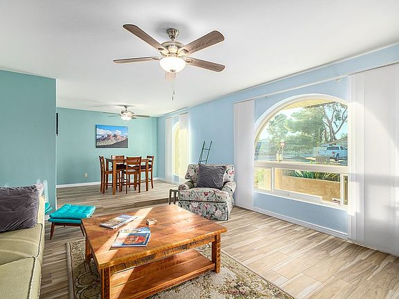 2nd image of 2742 E Sierra St