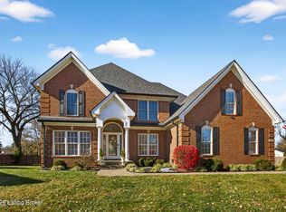 9702 Tufton Ct, Jeffersontown, KY 40299