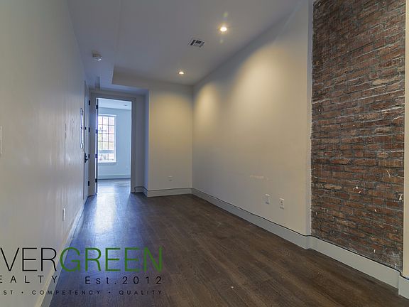 4th image of 489 Chauncey St APT 1L