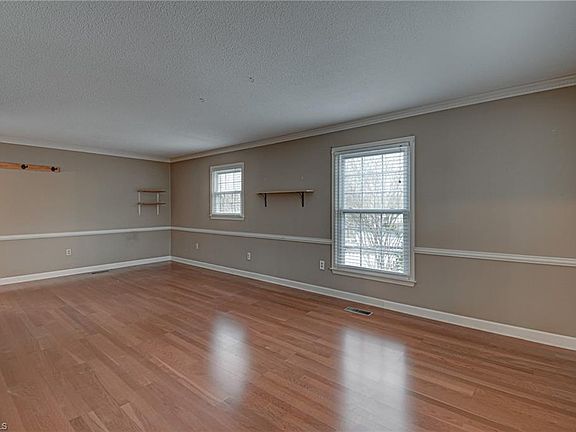 4th image of 1290 Jonestown Rd