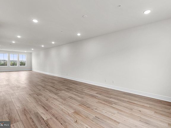 2nd image of 42724 Darala Dr