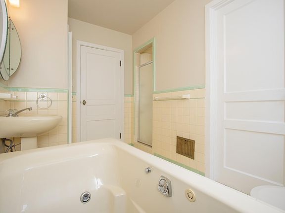 3rd image of 1225 Sloat Blvd