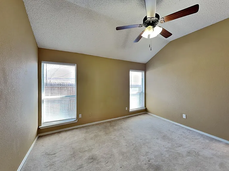 10517 Lone Pine Ln — Photo 9