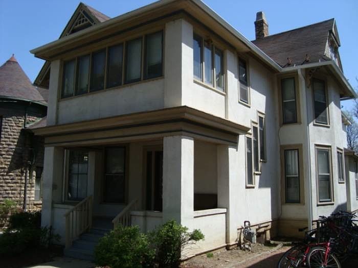 2nd image of 133 E Gorham St