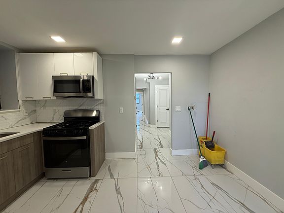 3rd image of 40 Bergen Ave #77E