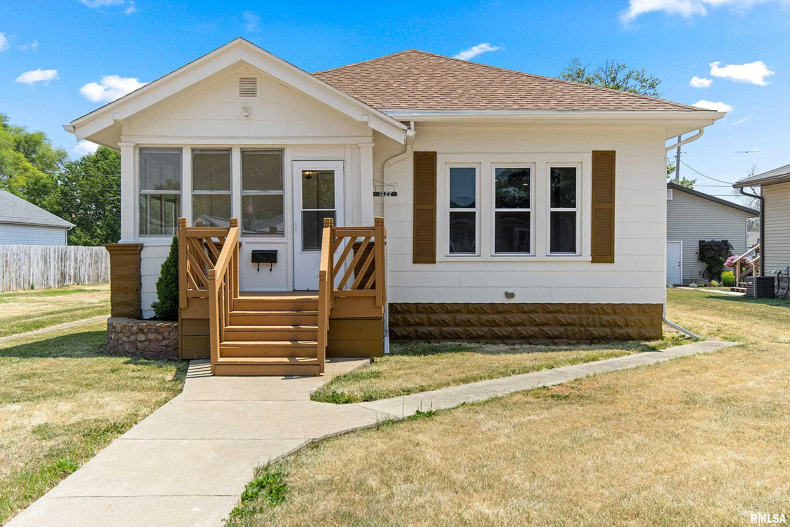 1622 N Logan St photo 1