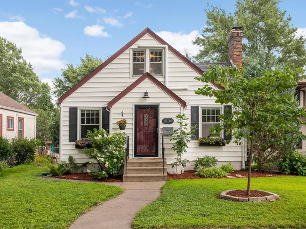 1530 Sheldon St, Saint Paul, MN 55108