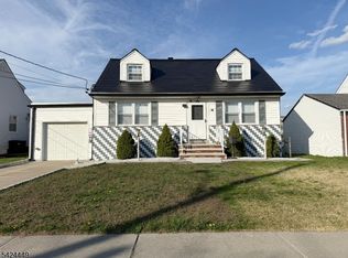 40 South Dr, Rochelle Park, NJ