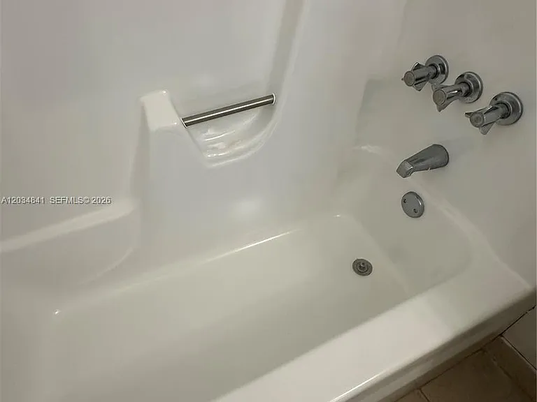 3490 La Jardin Ct #B-2 — Photo 10