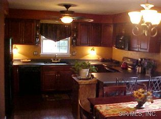 4636 N Alby Rd, Godfrey, IL 62035