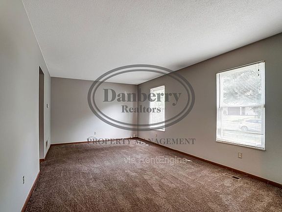 3rd image of 3602 Willow Run Dr