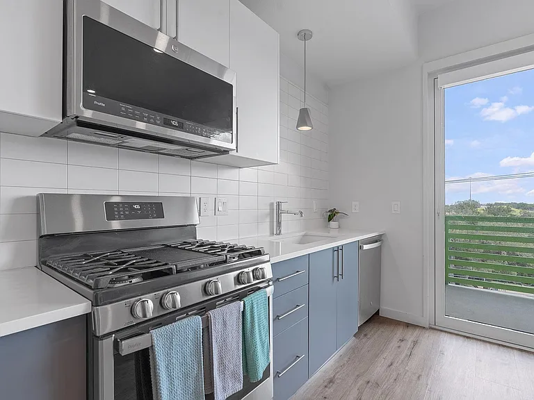 4004 Banister Ln #301 — Photo 4