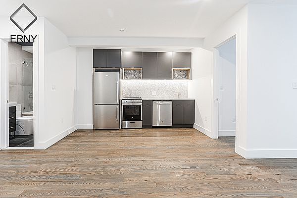 2nd image of 220 Hawthorne St #3F