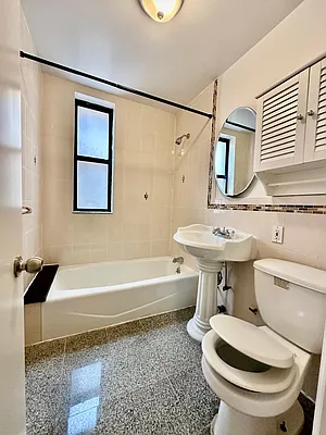 Rented by David Francis New York LLC | media 28