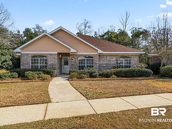 4th image of 215 Savannah Cir