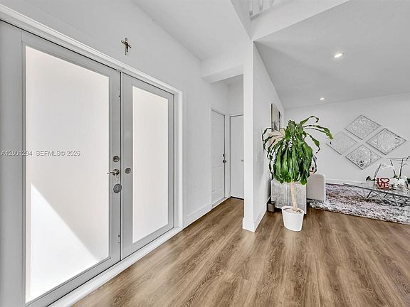 3rd image of 1042 Thistle Creek Ct