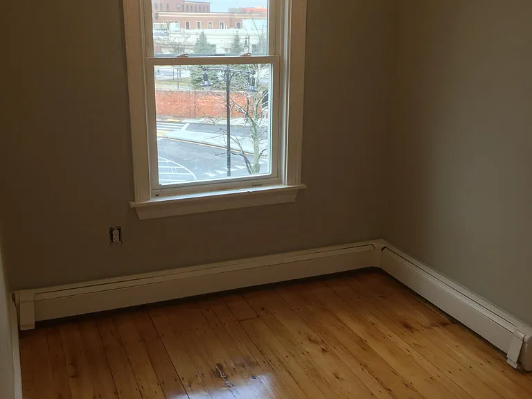 394 Centre St #3 — Photo 2