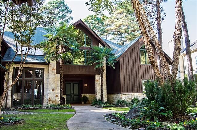 1st image of 584 Eagle Point Dr E