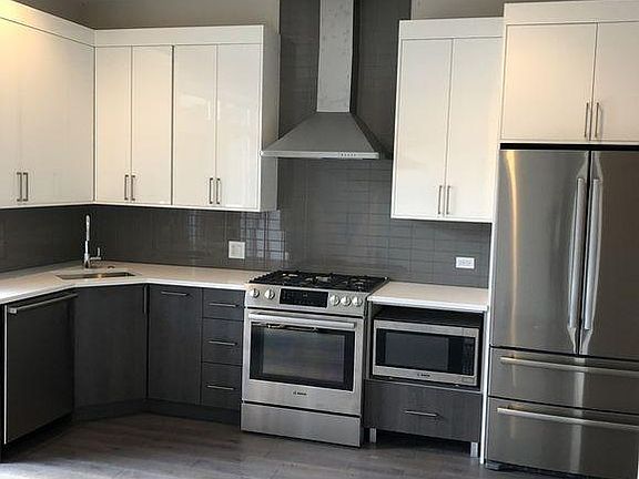 4th image of 317 W Evergreen Ave