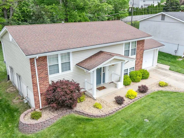 2312 Wesford Dr, Maryland Heights, MO 63043