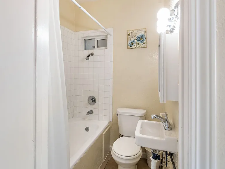 South Park Place Apartments — Photo 8