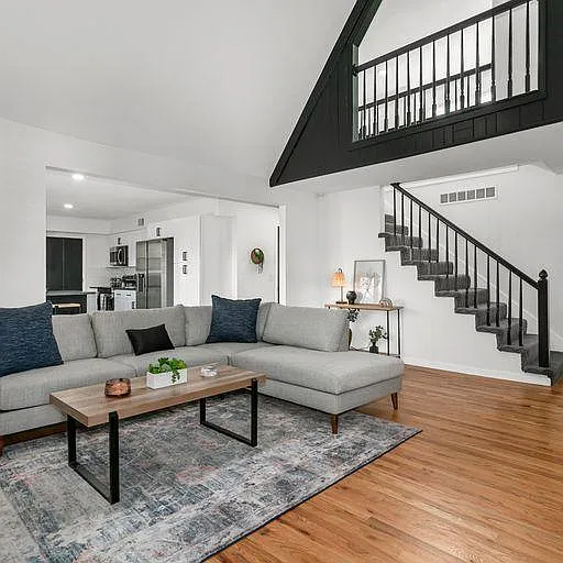 6 bed, 2.5 bath, 2659 sqft, $6,500 — Photo 4