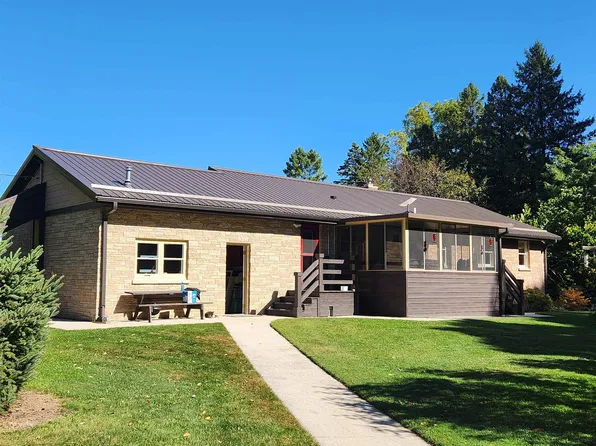 9213 Hilltop Rd, Cato, WI 54230