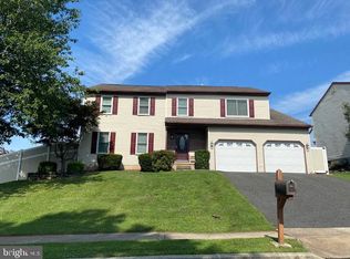 208 Lisa Ln, Reading, PA 19606