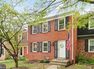978 Holborn Ct, Sterling, VA 20164