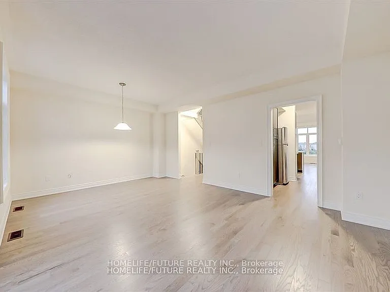 26 Andress Way — Photo 8