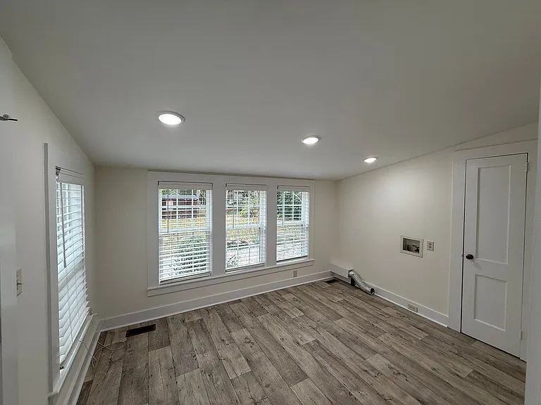 112 Donaldson St — Photo 6