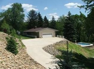1937 Hillcrest Dr, Coshocton, OH
